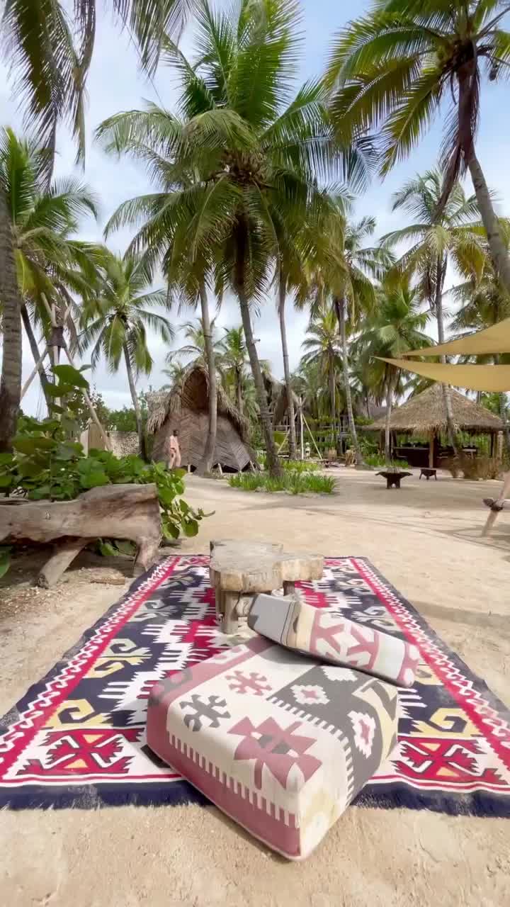 Eteka Vibes ✨

Une pépite découverte à Carthagène des Indes en Colombie @etekabeachcartagena un mix entre Bali et Tulum avec ce style boho chic qu’on adore !

Si vous passez dans le coin c’est un lieu à découvrir absolument🌴🌞

Bon vendredi à tous !
Kisses From Colombia 😘

#inspiration #hoteldesign #dreamplace #holiday #beautifulhotels #beautifuldestinations #mediterraneanvibes #interiorgoals #whiteinterior #tulumstyle #decorationdinterieur #mediterraneanhome #whitedecor #colombia #balivibes #bohome #tulumvibes #summerfeeling #bohome #architecture #terrasse #baliinspired #beautifulhotels #interiordesign #palmview #architecturedesign #interiorinspiration