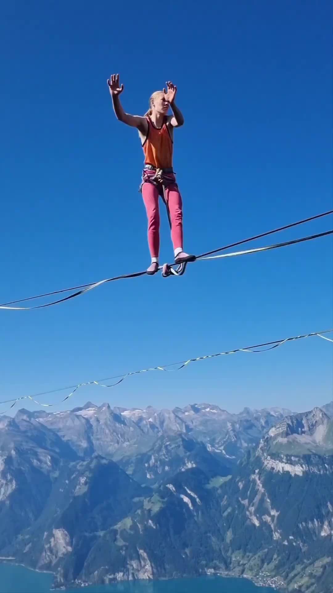 Highline Freestyle in Swiss Alps by Carmen Schillingmann