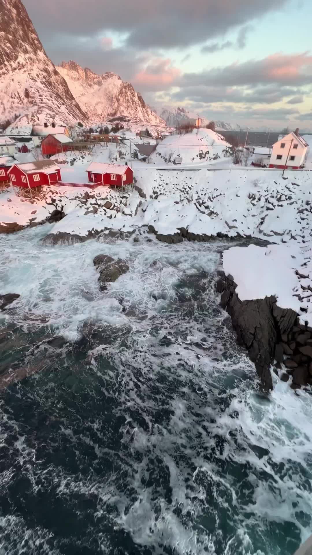 Hymn to the Ocean: Lofoten's Majestic Winter Scenery
