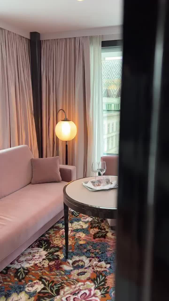 Luxurious Stay in Vienna's Signature Suite at Hotel Topazz