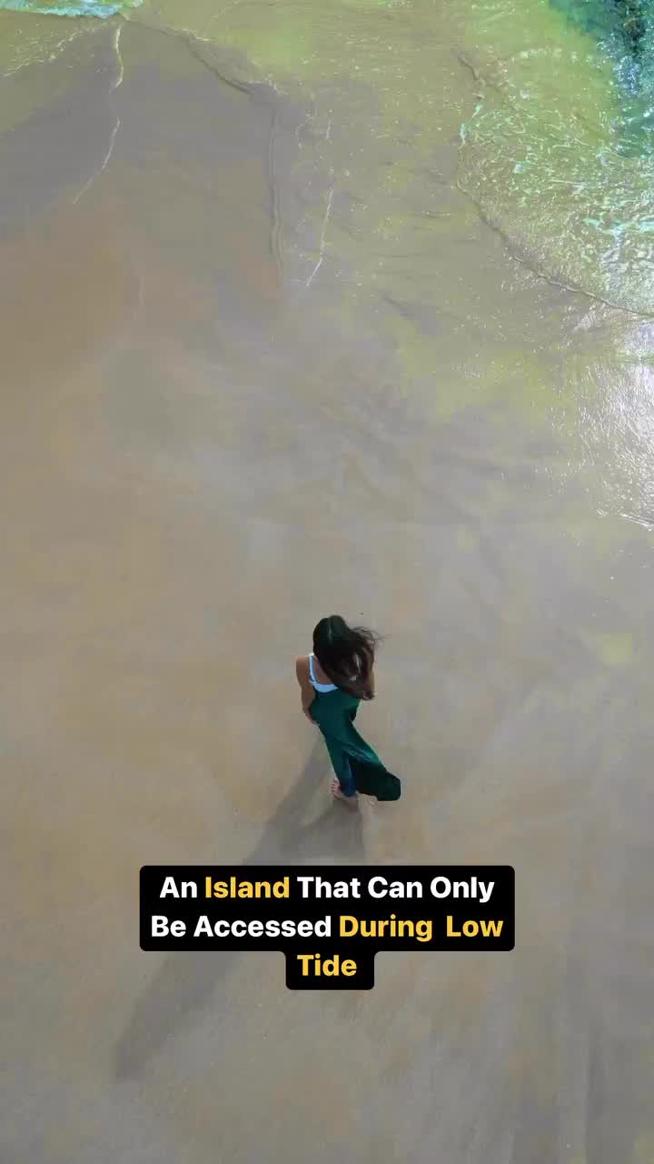 Share with a person you’d like to visit here with! An island that can only be accessed during low tide 🌴 
Parrot Rock Bridge, Mirissa, Sri Lanka 
.

 #island 
#traveldiaries #travelblogger #srilanka #apytravels #wanderlust  #uniqueplaces #hiddengems #srilankatravel  #indiantravelblogger  #srilankatourism #srilankalife #indianblogger #beautifuldestinations