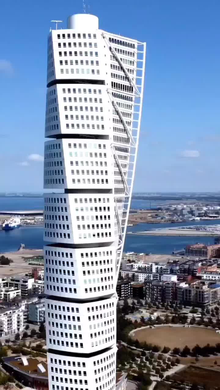 Turning Torso: Calatrava's Masterpiece in Malmö
