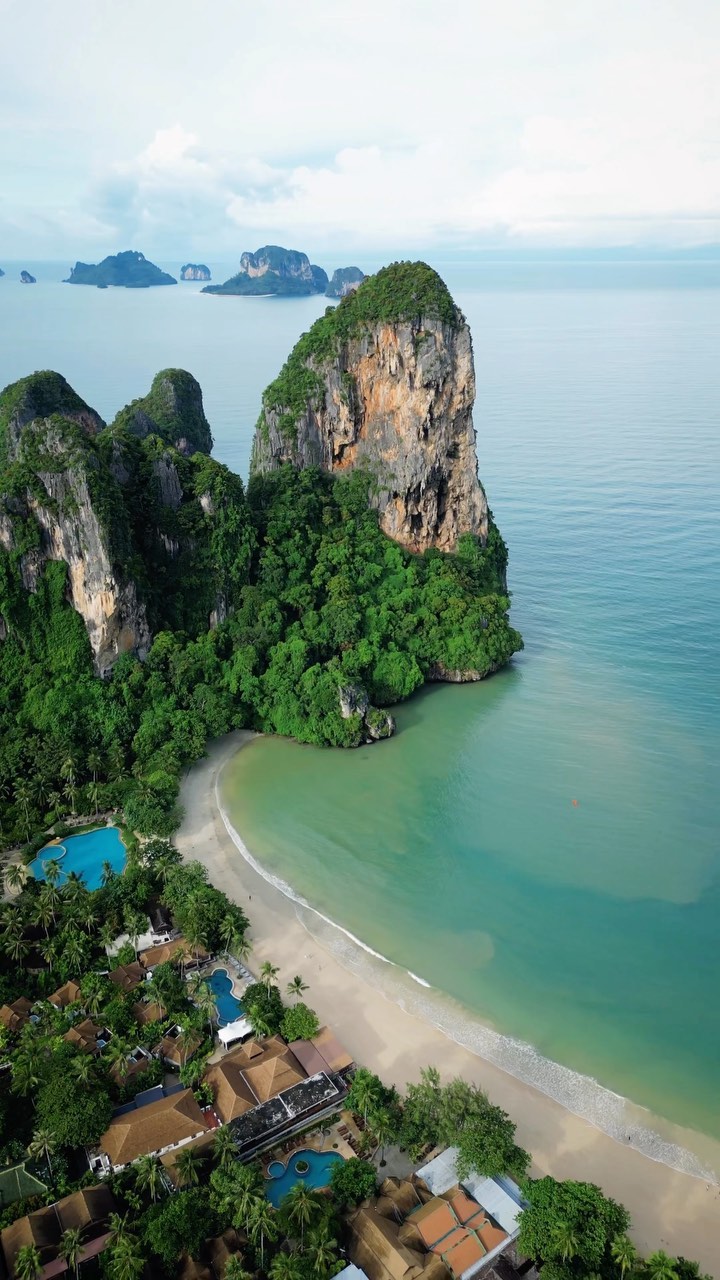 Thailand: From Bustling Bangkok to Serene Shores