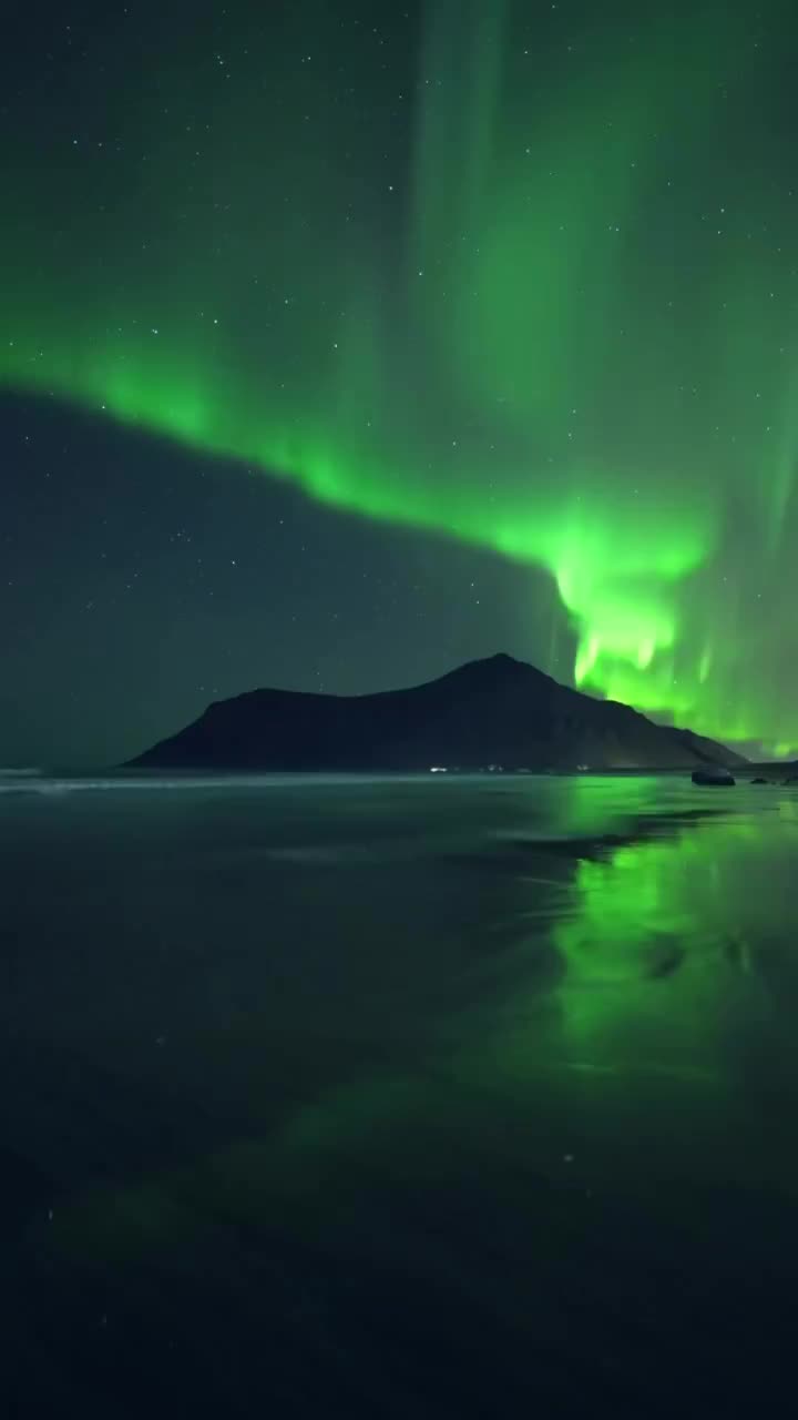 Stunning Aurora Borealis in Lofoten, Norway