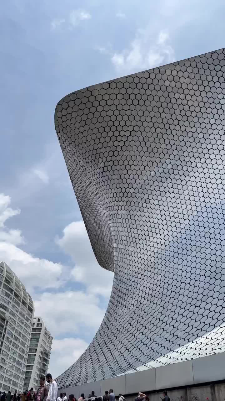 Discover Museo Soumaya in Mexico City