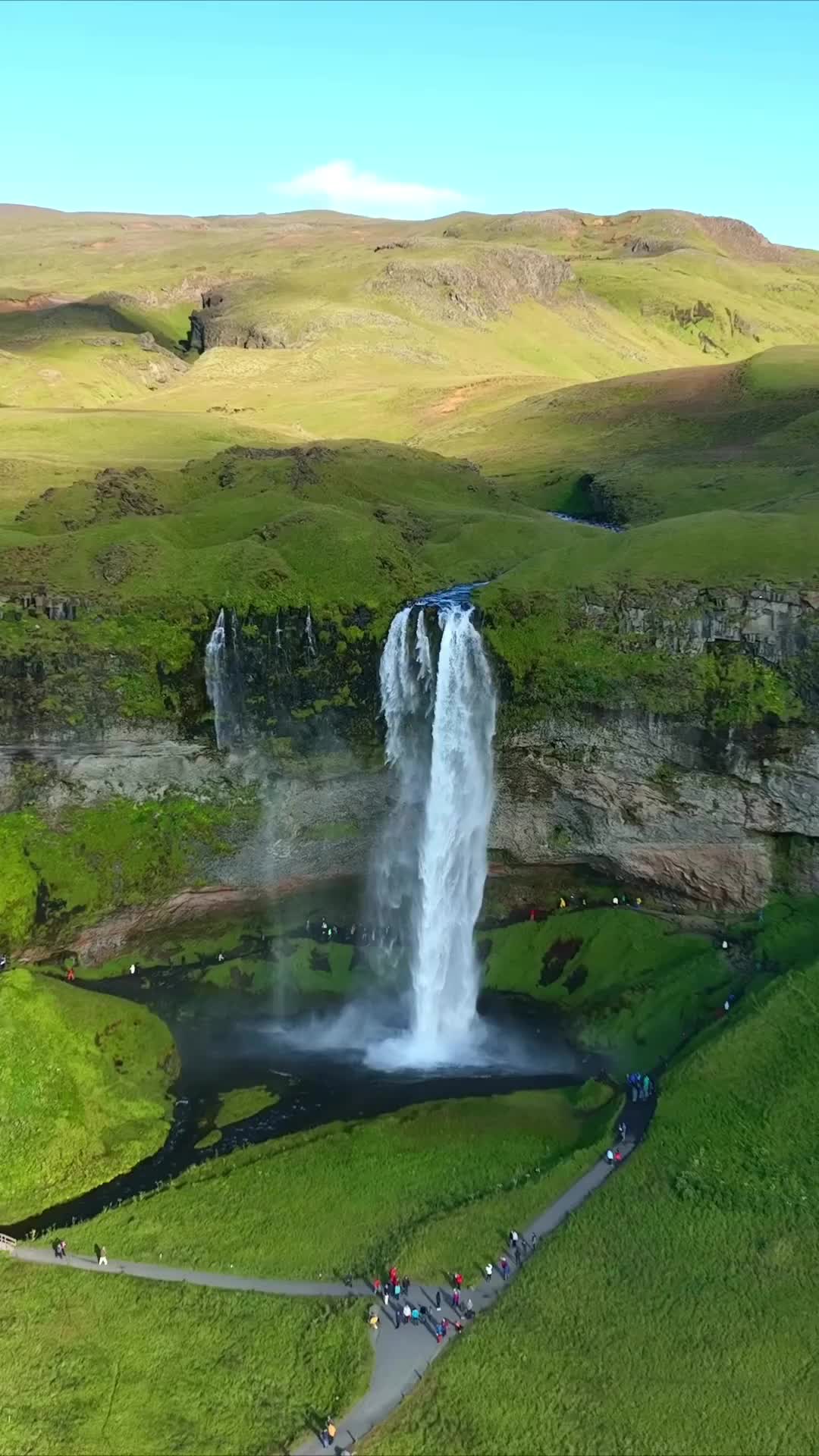 How to Reach Seljalandsfoss Waterfall in Iceland