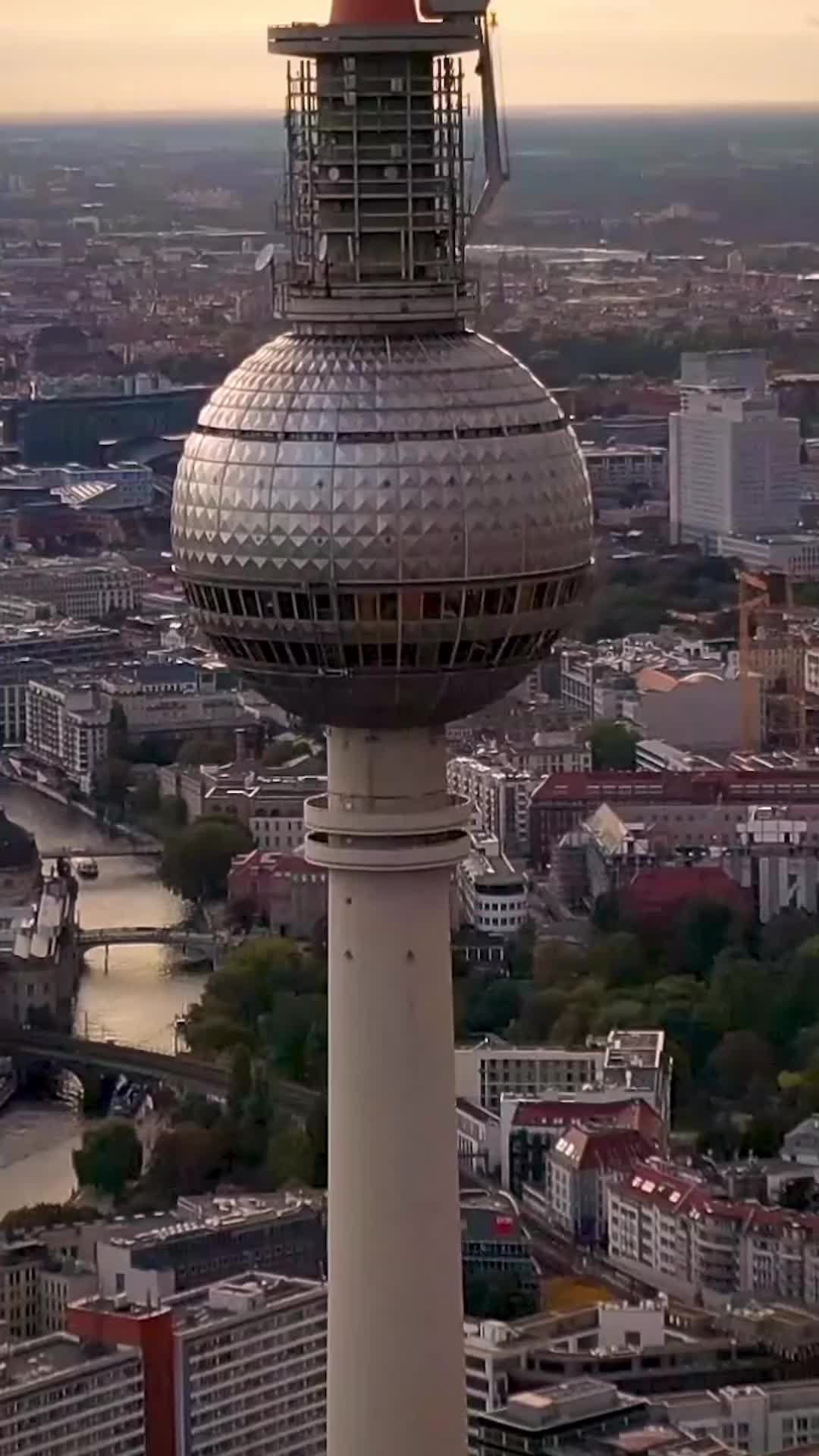 Explore the Iconic Berliner Fernsehturm in Berlin