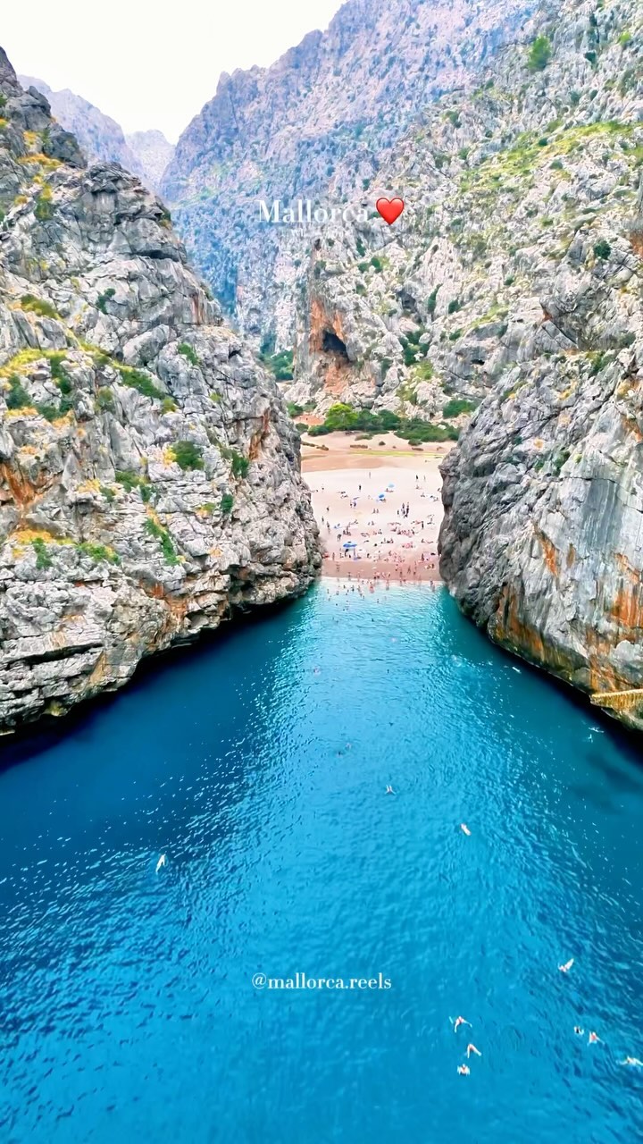 This is . . . 👇🏼
.
.
.
📍Sa Calobra, Spain ❤️

🇬🇧 Check out Sa Calobra from the sky: a stunning beach tucked between towering mountains, with clear blue waters perfect for a dip. Your drone will catch every angle of this hidden gem on Mallorca, where the sea meets the dramatic landscape. This spot’s a real crowd-pleaser for its epic views and chilled-out vibes.

🇪🇸 Mira Sa Calobra desde el cielo: una playa impresionante escondida entre montañas gigantes, con aguas azules claras ideales para zambullirse. Tu dron captará cada rincón de esta joya escondida en Mallorca, donde el mar se encuentra con el paisaje dramático. Este lugar encanta a todos por sus vistas épicas y ambiente relajado.

🇩🇪 Sieh dir Sa Calobra von oben an: Ein atemberaubender Strand, versteckt zwischen hohen Bergen, mit klarem blauem Wasser, das perfekt zum Baden ist. Deine Drohne wird jeden Winkel dieses versteckten Schatzes auf Mallorca einfangen, wo das Meer auf die dramatische Landschaft trifft. Dieser Ort ist ein echter Publikumsmagnet wegen seiner epischen Aussichten und entspannten Atmosphäre.

❣️Are you in love with Mallorca too ❣️

📲 Share this video with your friends 🌊

✅ FOLLOW @MALLORCA.REELS for more ❤️

🎥 You’ve got a video you want us to publish? Send it to us like @sve_nlarge did 📩 

⭐️ now you can get additional 5% off your rental car booking @vanrell.rentalcar with our promo code: 26MU7 ‼️