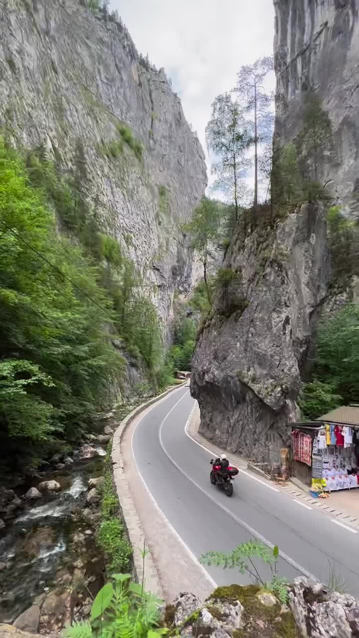 Discover the Stunning Cheile Bicazului Gorge, Romania