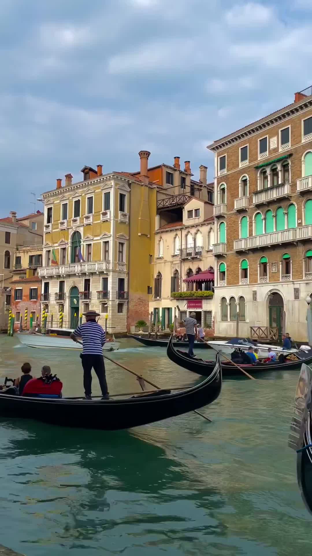 Autumn in Venice: Explore the Grande Canal 🇮🇹😍