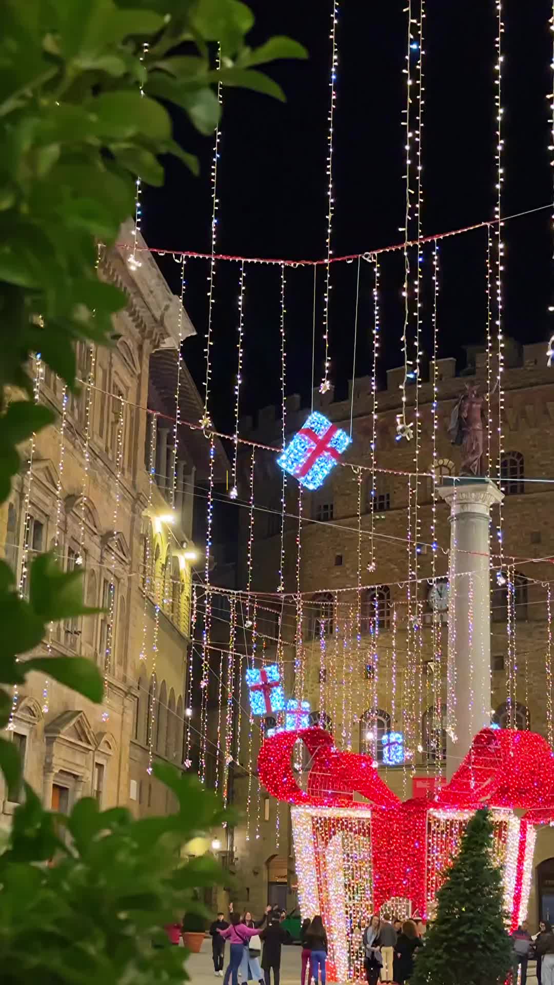 Christmas in Florence: Sparkling Lights at Via de’ Tornabuoni