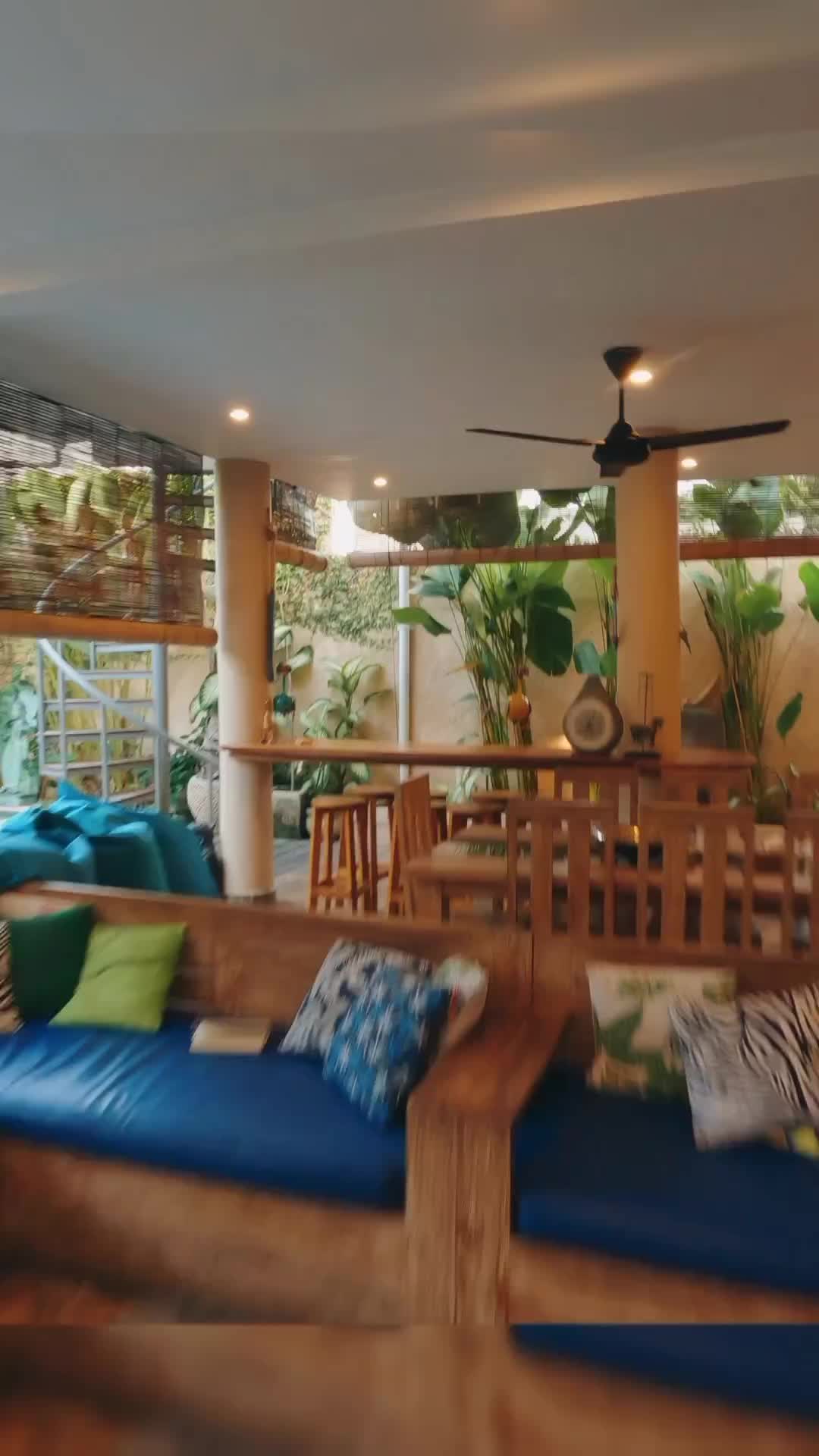 FPV flythrough of a beautiful villa in Bali! 😍 

For our 17 day trip we only stayed at 2 villas for more than 2 nights… It was HECTIC! Some places we only stayed at for a few hours before waking up for another sunrise mission. Luckily we were able to stay at this villa for a few nights to truly enjoy it. Every villa we stayed at in Bali was breathtaking. Especially when they had a pool to cool off from the extremely hot days.

@nomadixco has the perfect towel for drying off after all your water activities, from sailing to swimming and everything in between. 🏖️🌴

#alwaysbringatowel #nomadixpartner #VillaView  #balivilla #TowelGoals #PoolDays #FPVdrone #fpvflythrough #resortflythrough