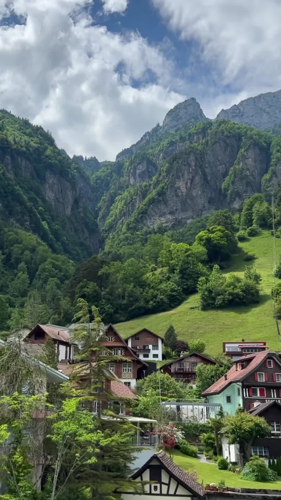 Gliding Past Paradise: Scenic Vierwaldstättersee, Switzerland