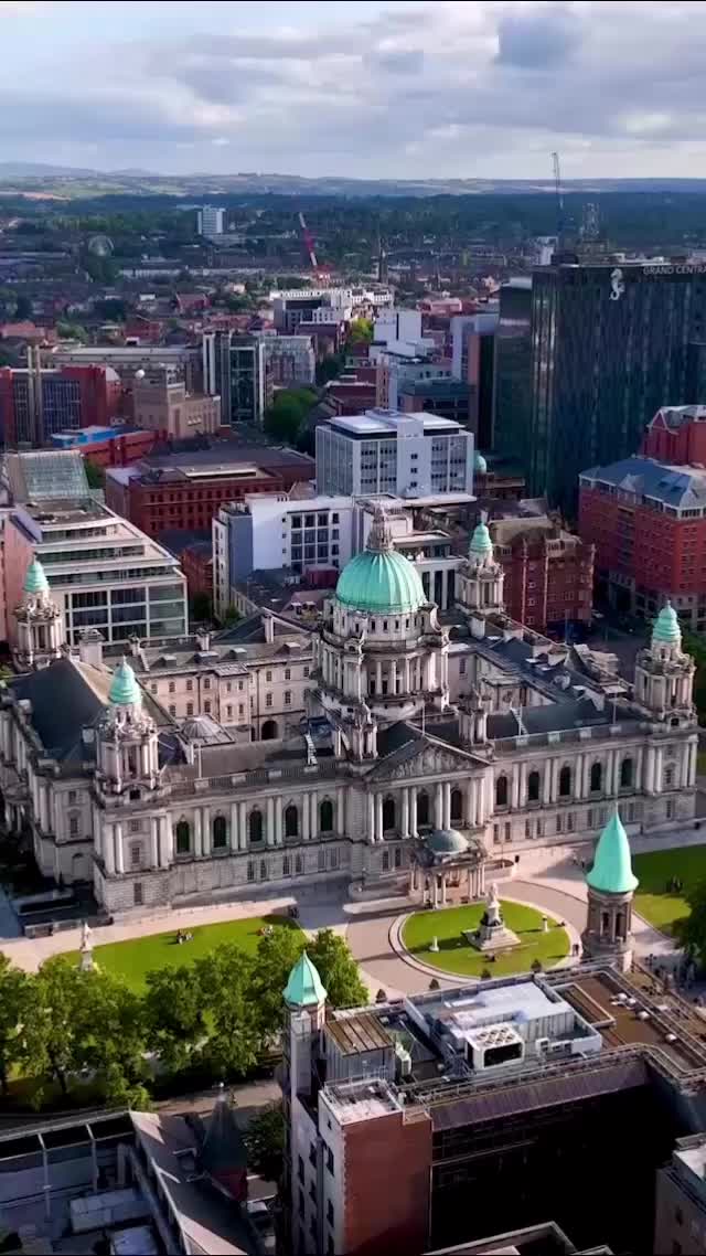 Belfast City Hall: A Must-See Landmark in Northern Ireland