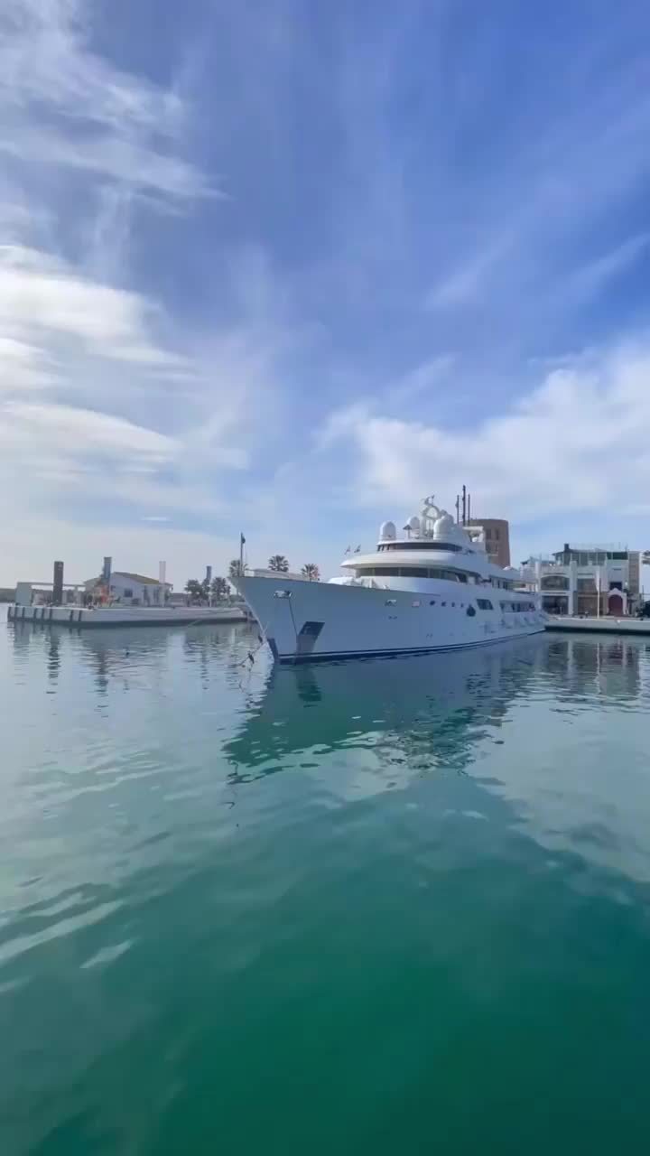 Experience Yacht Life in Sunny Marbella 🛥