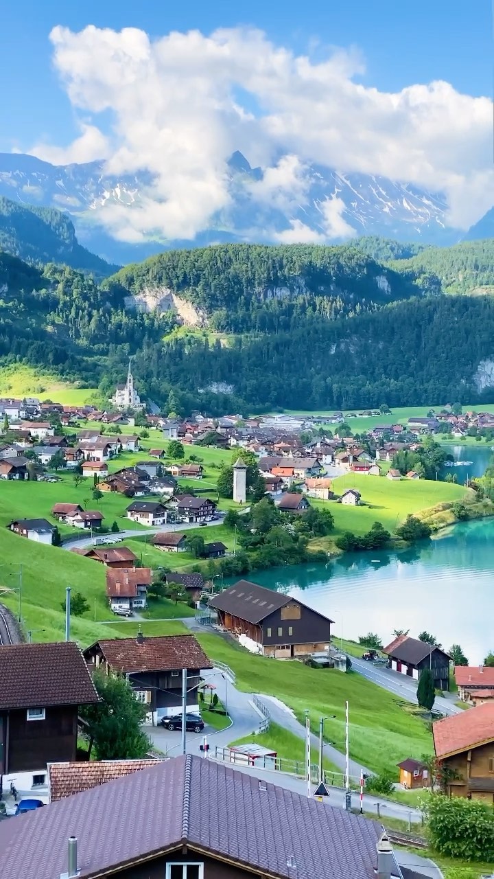 📍Lungern, Switzerland🇨🇭
.
GOOD MORNING BEAUTIFUL SWITZERLAND🇨🇭🌿
.
#switzerland 
#lungern 
#travel 
#summervibes 
#morning 
#landscape 
#landschaft 
#photography 
#nature 
#natur 
#lake 
#lakelungern 
#swiss 
#schweiz 
#travel 
#reisen 
#wonderful_places 
#earthfocus 
#earthofficial 
#earthpix 
#beautifuldestinations 
#voyage 
#inlovewithswitzerland 
#swiss 
#amazingswitzerland 
#9gag 
#paradise 
#hellofrom 
#instatravel