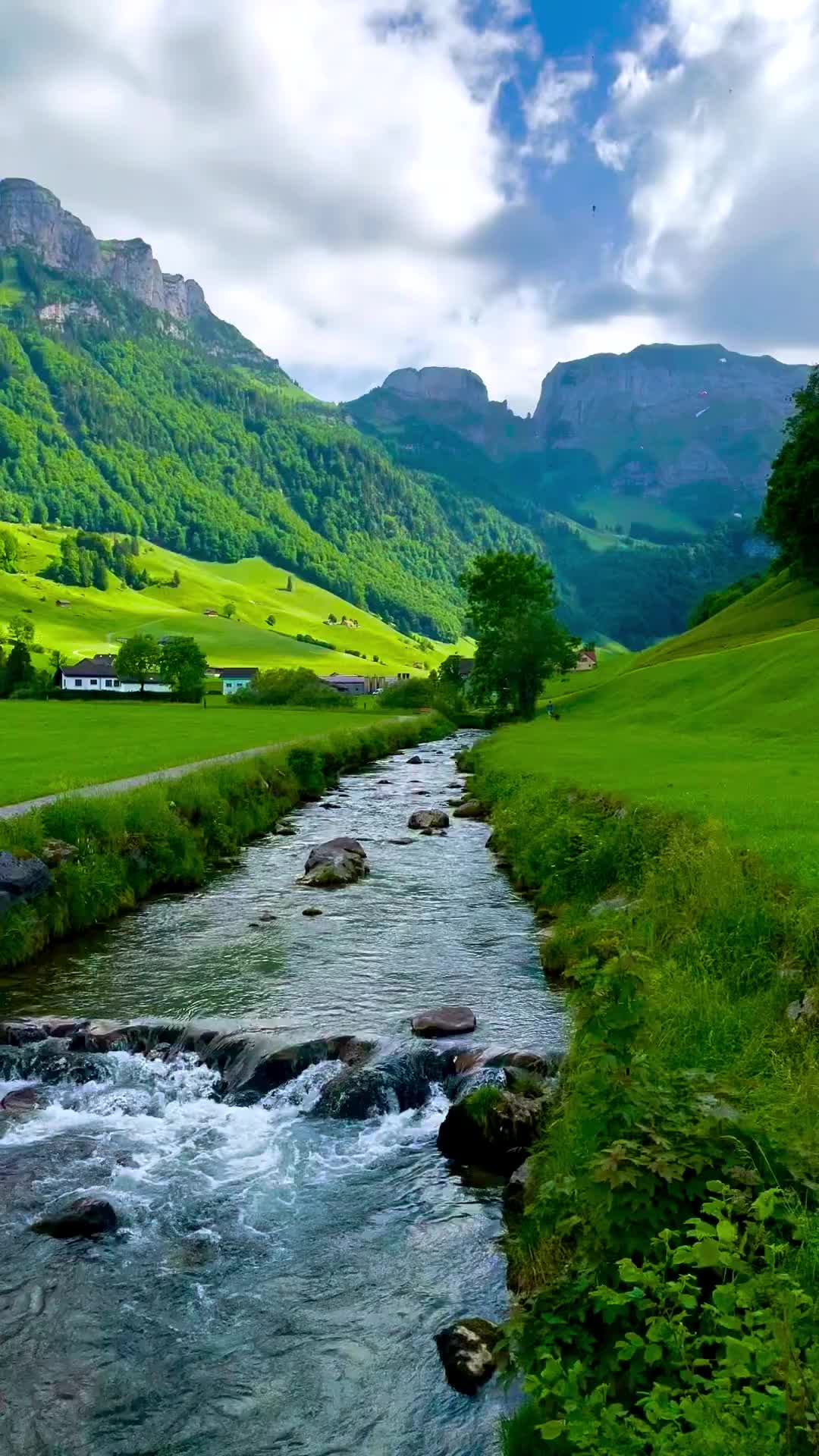 Tranquil Views of Lungern, Switzerland in Spring 🌸