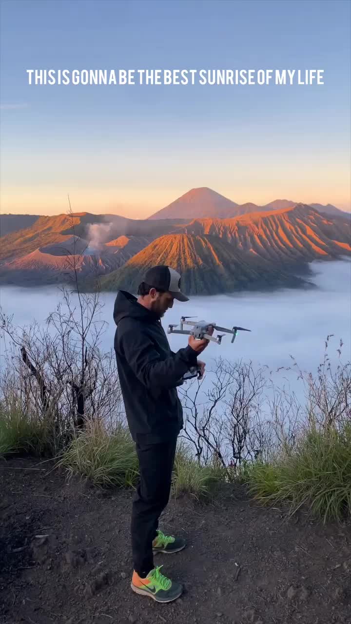 World’s best location to spend the morning.

You’re looking at a caldera with the morning light shining upon 4 vulcanos. 

📍 Bromo Tengger Semeru National Park