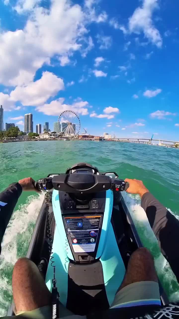 𝐕i𝐯i𝐞n𝐝o 𝐦i 𝐒u𝐞ñ𝐨 🎡😴💭☀️🌊
.
𝐅𝐎𝐋𝐋𝐎𝐖 @_aquadan_ ❤️‍🔥
.
.
.
.
.
#welcometomiami #livingmydream #miami #bayside #florida #jetski #waverunner #yamaha #revsyourheart #miamidade #arcangel #insta360 #insta360x3 #actioncam #pov #letsride #aquadan