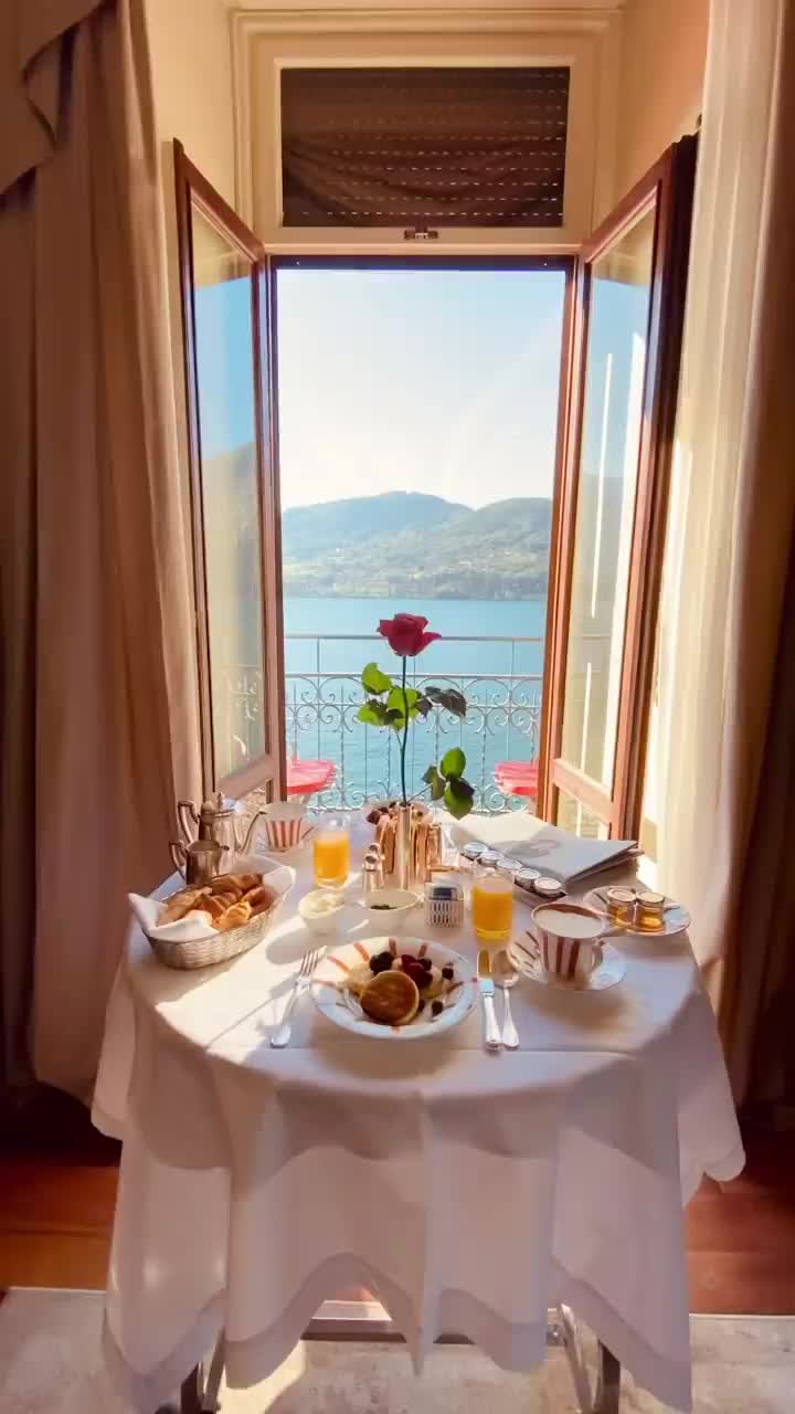 Breakfast with a View at Grand Hotel Tremezzo