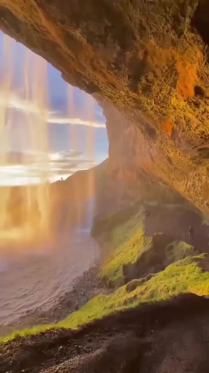 Discover Seljalandsfoss Waterfall: Iceland's Hidden Gem