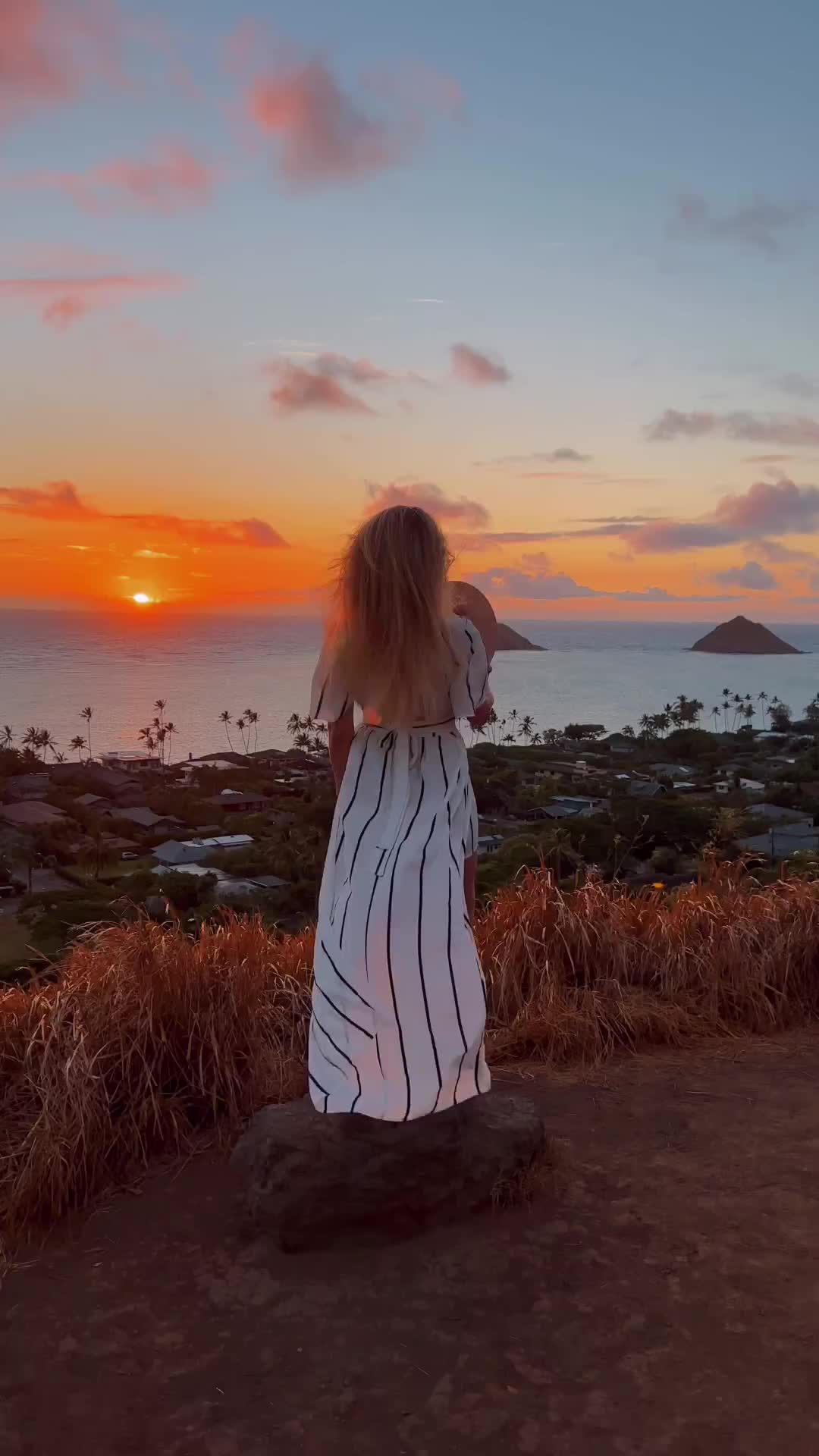 Aloha from Hawaii 🌺🌄🌊❤️🌈 #hawaii #hawaiilife #hawaiistagram #hawaiitrip #hawaiivacation #oahu #oahuhawaii #oahulife #oahuhikes #oahuphotographer #hawaiicontentcreator #vacation #sunrise_sunset_photogroup #lanikaibeach #lanikaipillbox #lanikai