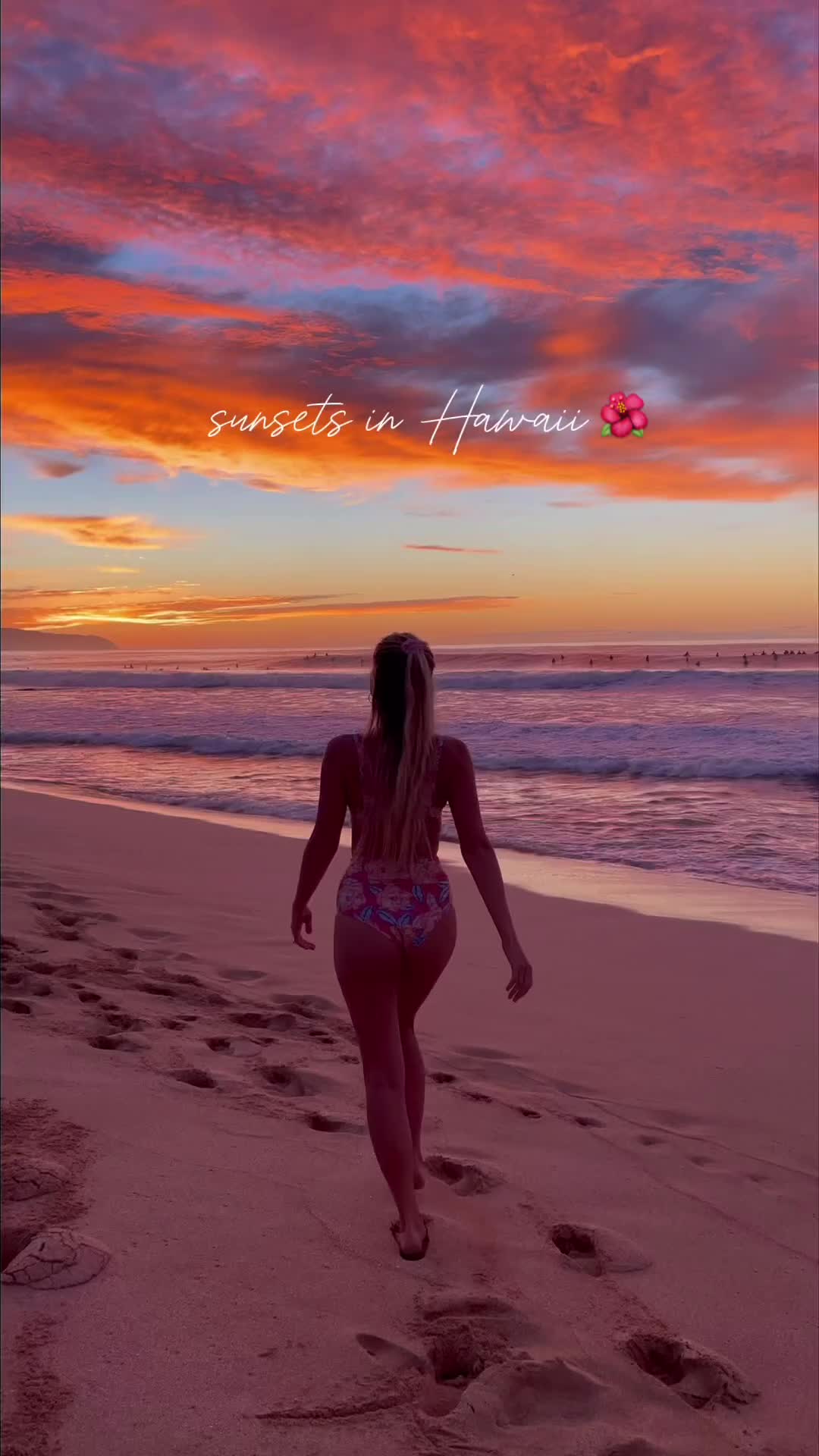 Stunning Island Sunsets at Waikiki Beach, Oahu
