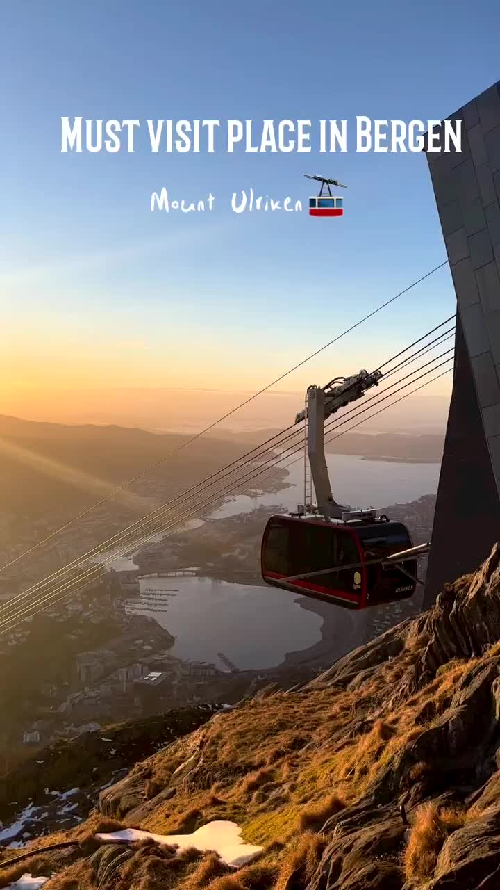 When the sun sets over Bergen, the whole city seems to glow with a warm, golden light.🚠✨🤍 @ulriken643.no @skyskraperenrestaurant @visitbergen @visitnorway @elskerbergen 
#elskerbergen #btvår #sunsetinbergen #utno #ulriken #beauty #sunsetlovers #instagood #instadaily #bergensentrum #norge #experiencenorway