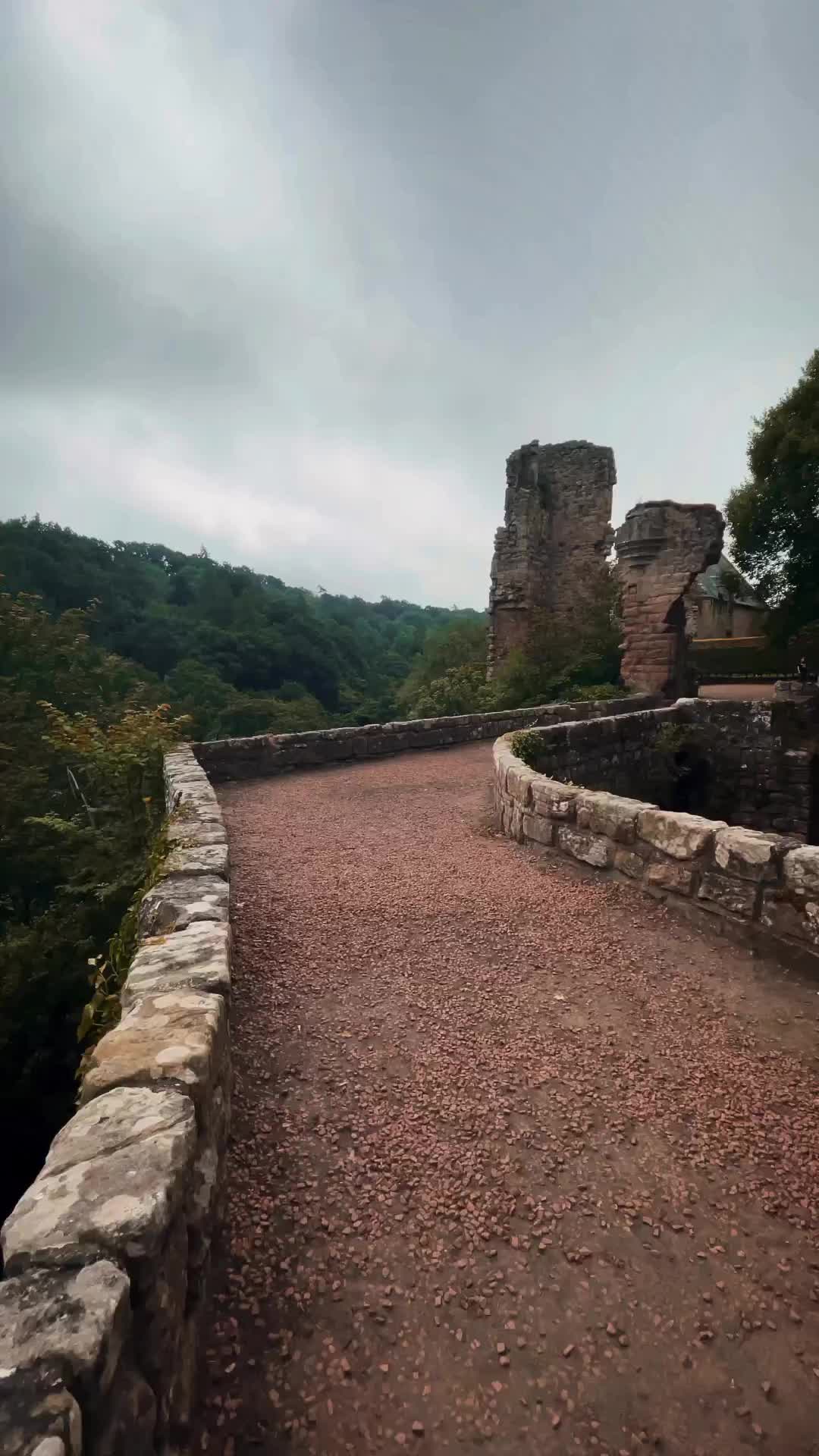 🏴󠁧󠁢󠁳󠁣󠁴󠁿 Thinking of visiting Rosslyn Chapel? Then make sure you also visit this hidden gem! *save for location* 

📍 Rosslyn Castle (partially ruined castle) 

How to get there: At the car park for Rosslyn Chapel you will find a little pathway that goes round the back of the chapel and through the cemetery. Follow this down for about 5 minutes and you will come across the bridge leading to the castle. You can also walk down below the castle to the river and a nice woodland walk. 

#visitscotland #scotlandexplore #scotlandtravel #scotlandshots #castlesofscotland #castlesofinstagram #unlimitedscotland #unlimitedbritain