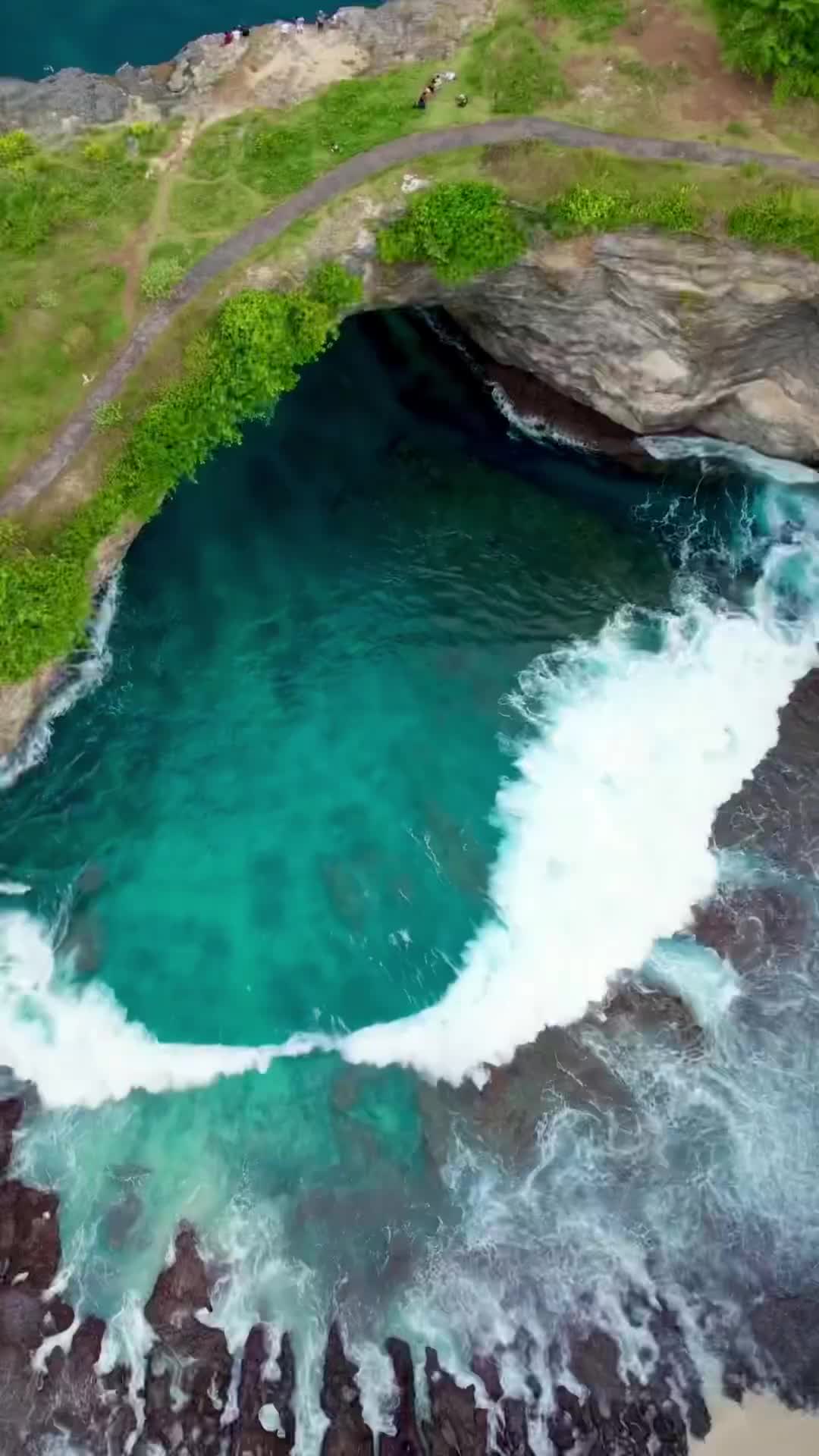 Dance with the waves, let the rhythm of the water set your soul free 🌊

Broken Beach, Nusa Penida, Indonesia 📍

📷 by @expeditioustraveler
@djiglobal Mavic Air 2S

#brokenbeach #nusapenida #indonesia #wonderfulindonesia #travelasia #dji #welivetoexplore