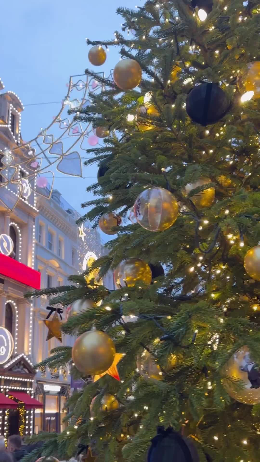 Top 10 Must-See Christmas Decorations in London 2024