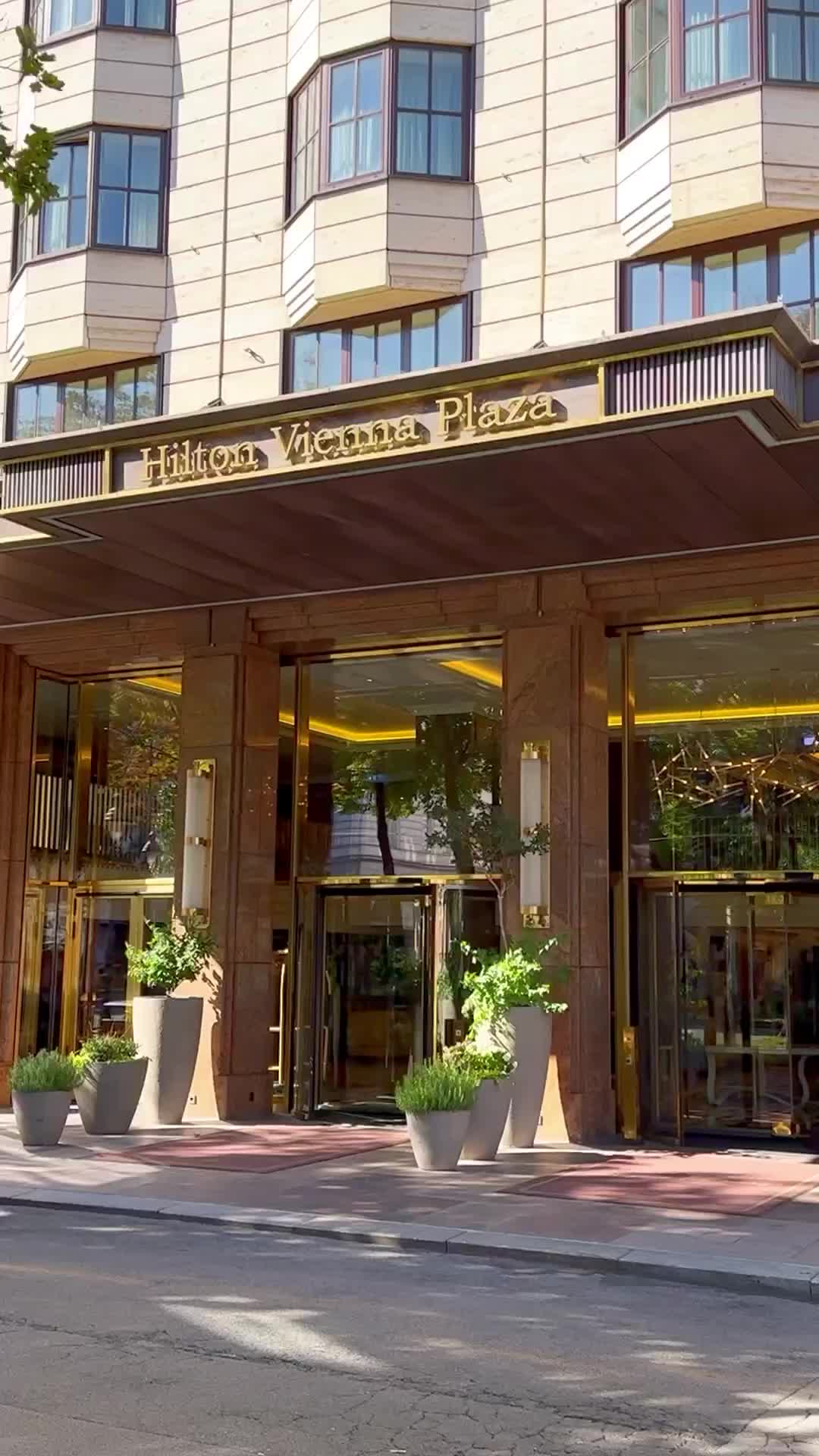 Elegant 5-Star Hotel in Vienna | Hilton Vienna Plaza