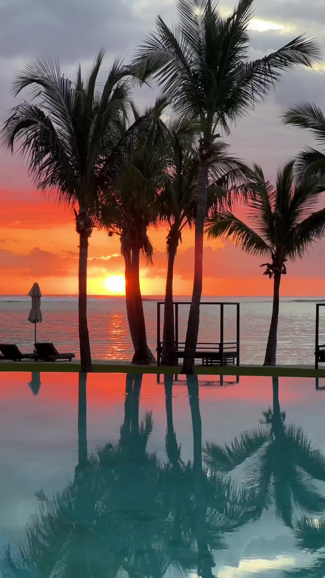 Tropical Sunsets in Mauritius: Nature's Netflix