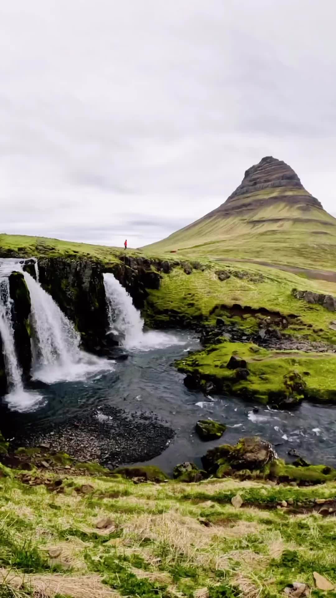 Discover Iceland's Beauty at Kirkjufellsfoss Waterfall