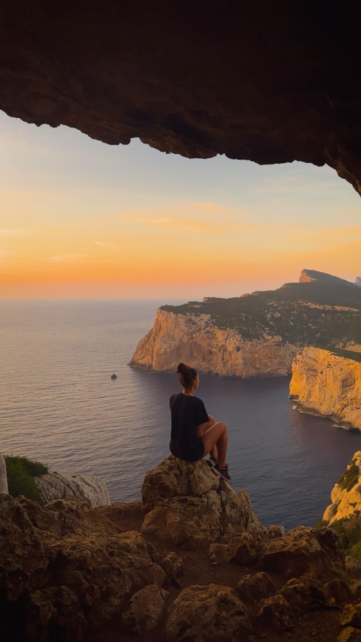 6 Days of Hiking, City Tours & Beaches in Sardinia