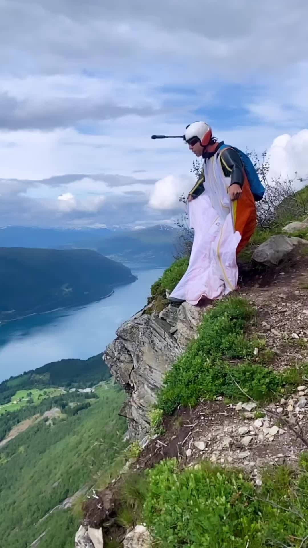 Thrilling Wingsuit Laps at Loen Skylift with Aurel Marquet