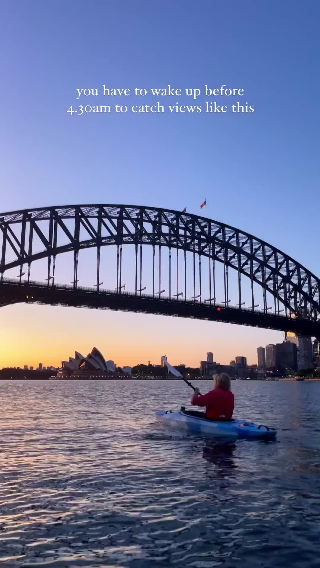 Sunrise Kayak Tour by Sydney Opera House & Harbour Bridge