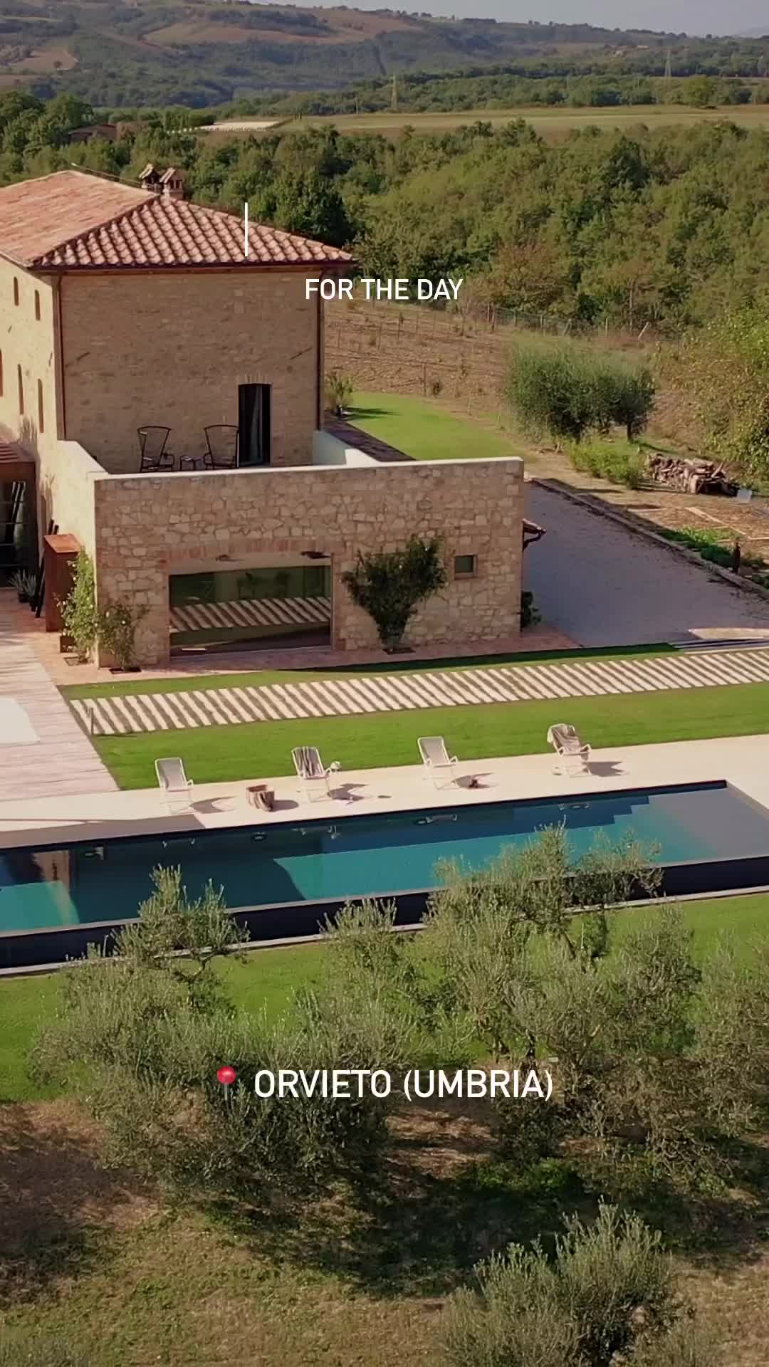 Explore a Stunning Villa in Orvieto's Greenhouse Living Room