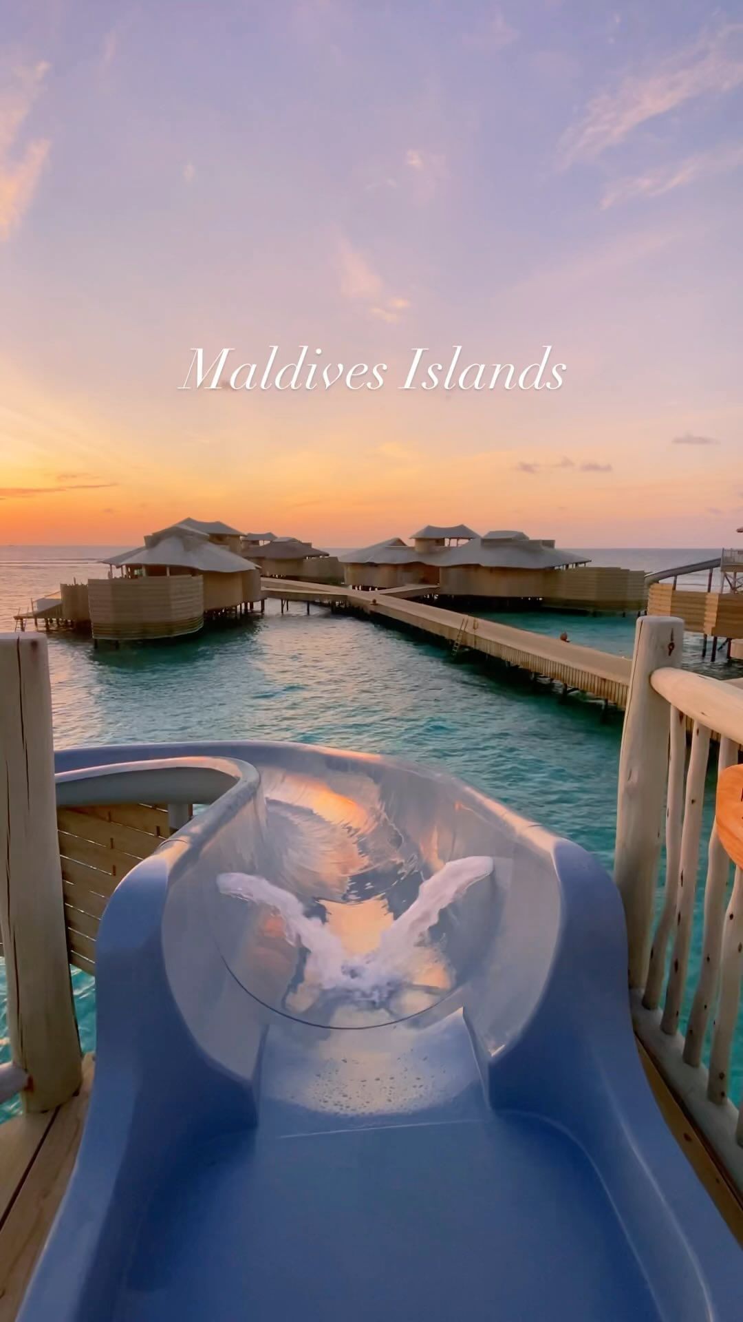 Tag someone you would bring to Maldives 🏝🥂 

#globehotels #beautifulhotels #hotelsandresorts #luxuryvacations #best_worldplaces #luxuryworldtraveler #vacations #travelandleisure #wonderful_places #uniquehotels #tasteinhotels #living_hotels #discover_hotels #topworldhotel #luxuryresorts #beachesnresorts