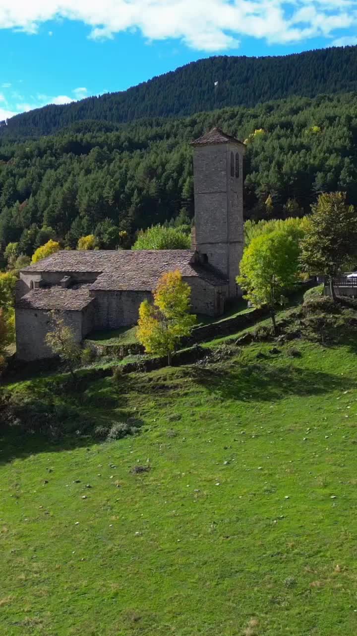 Autumn in Sobrarbe: Stunning Drone Views of Fanlo