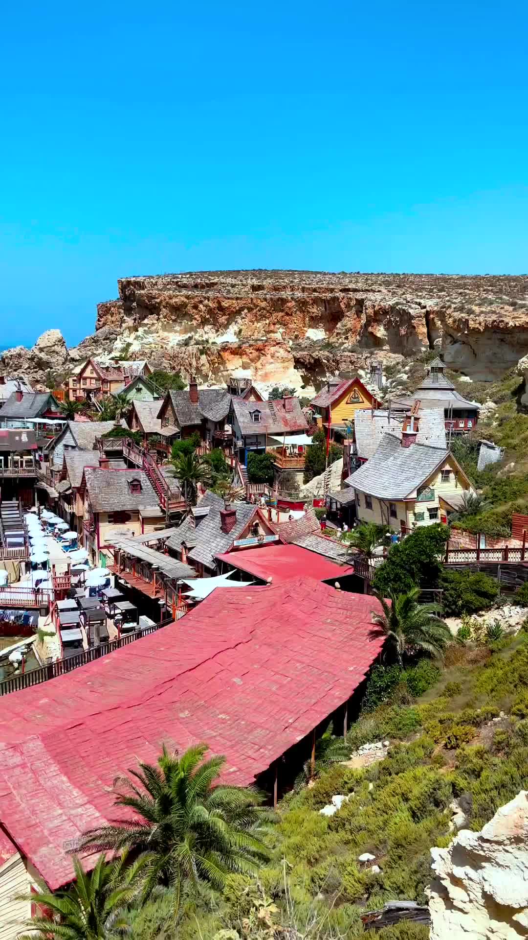 Se você foi criança na década de 80, esse reels é pra você!!! 

Descobrimos a POPEYE VILLAGE, em MALTA! Um cenário construído especialmente para o filme do Popeye de 1980, a grande estreia de Robin Williams na telona! 📺

Aparentemente o filme foi um fracasso de bilheteria, mas nos deixou esse parque temático, cheio de atrações e memórias incríveis, pra gente passear e se divertir! 

Compartilha e marca aqui o @ de quem você levaria para reviver essas memórias lindas de infância! 😀

@popeyevillagemalta #popeye #popeyevillage #popeyevillagemalta #oliviapalito #malta #malta🇲🇹 #maltalovers #viladopopeye #lugaresparaconhecer #lugaresincriveis #lugaresparaviajar #lugaresparavisitar #lugareslindos #anchorbay #casalsemcep