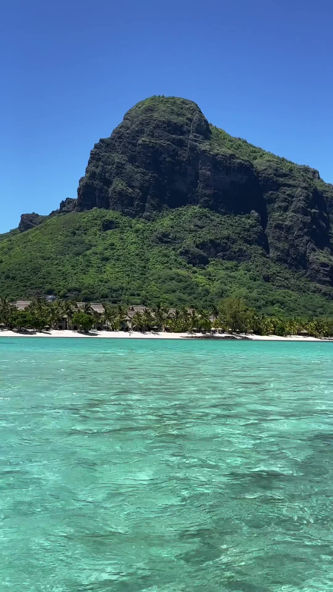 Discover Mauritius in 30 Seconds - Tropical Paradise