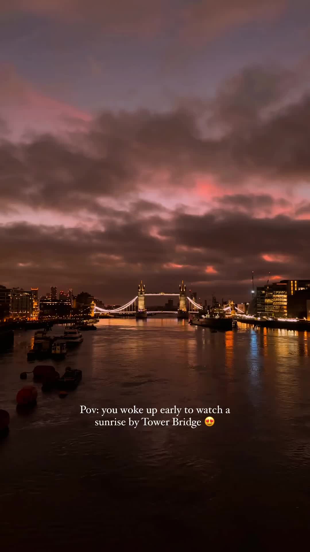 Pov: You woke up early to watch a sunrise by Tower Bridge 😍 
#visitlondon #towerbridge #sunrise