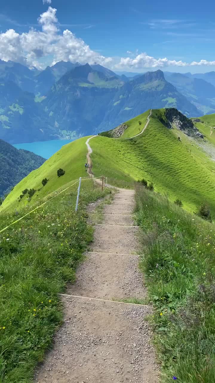 Discover Heaven on Earth: Gratwanderweg in Switzerland