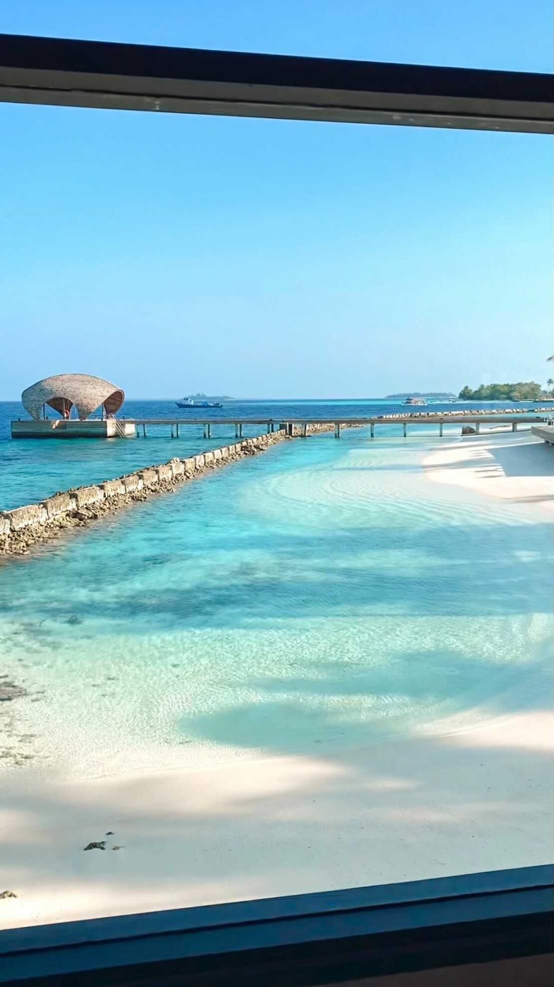 Doesn’t this gym have the most amazing view ever? 🤍💙

Not hard to get motivated at all! 💦 
.
.
Tag someone who would love to see this 👇🏾
.
.
.
At our partner resort - 📍@maafushivarumaldives 
.
.
.
.
E essa academia nas Maldivas? Assim fica fácil de se exercitar, não é? 💦😍