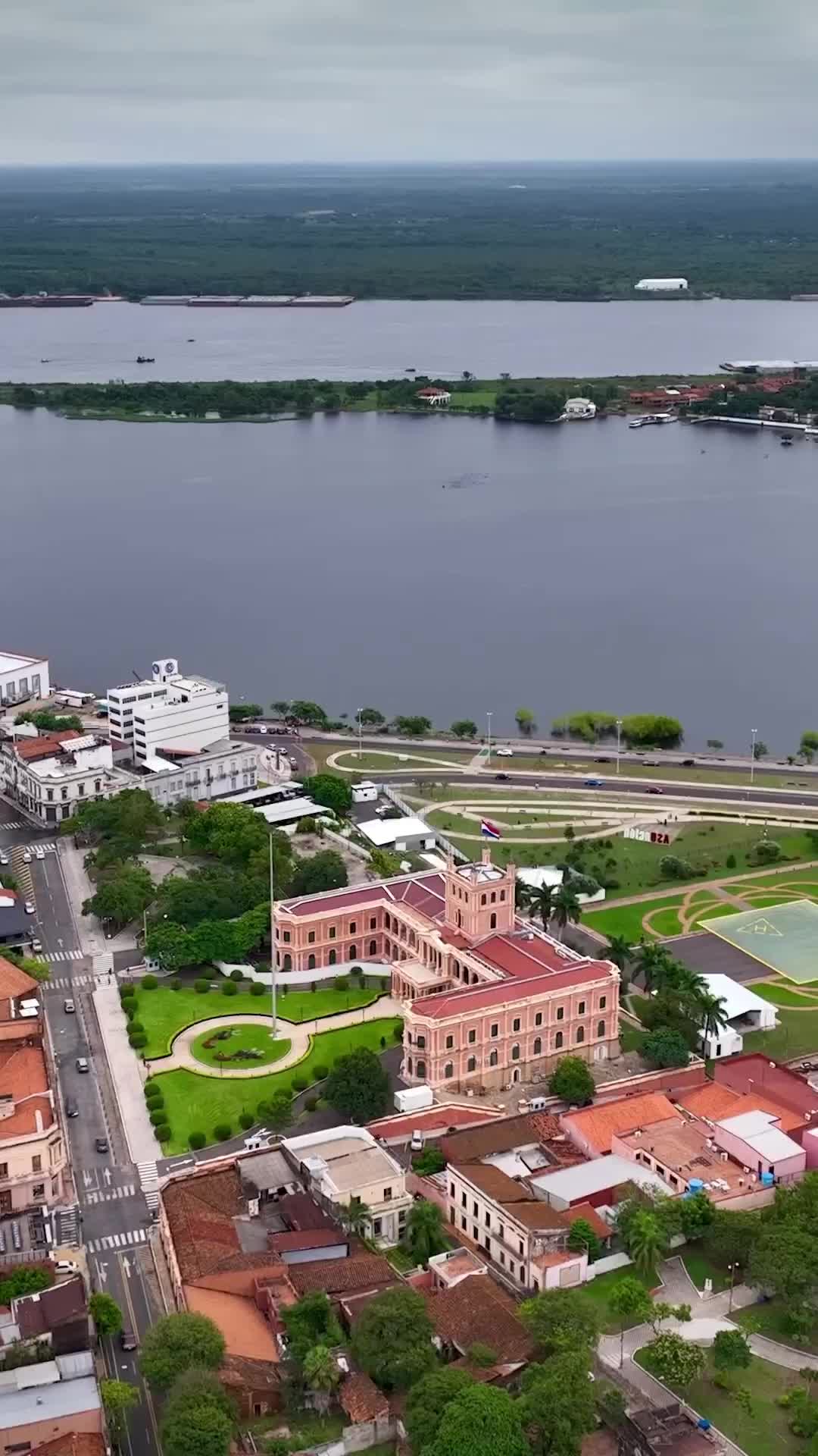 Discover Palacio de los López in Asunción, Paraguay