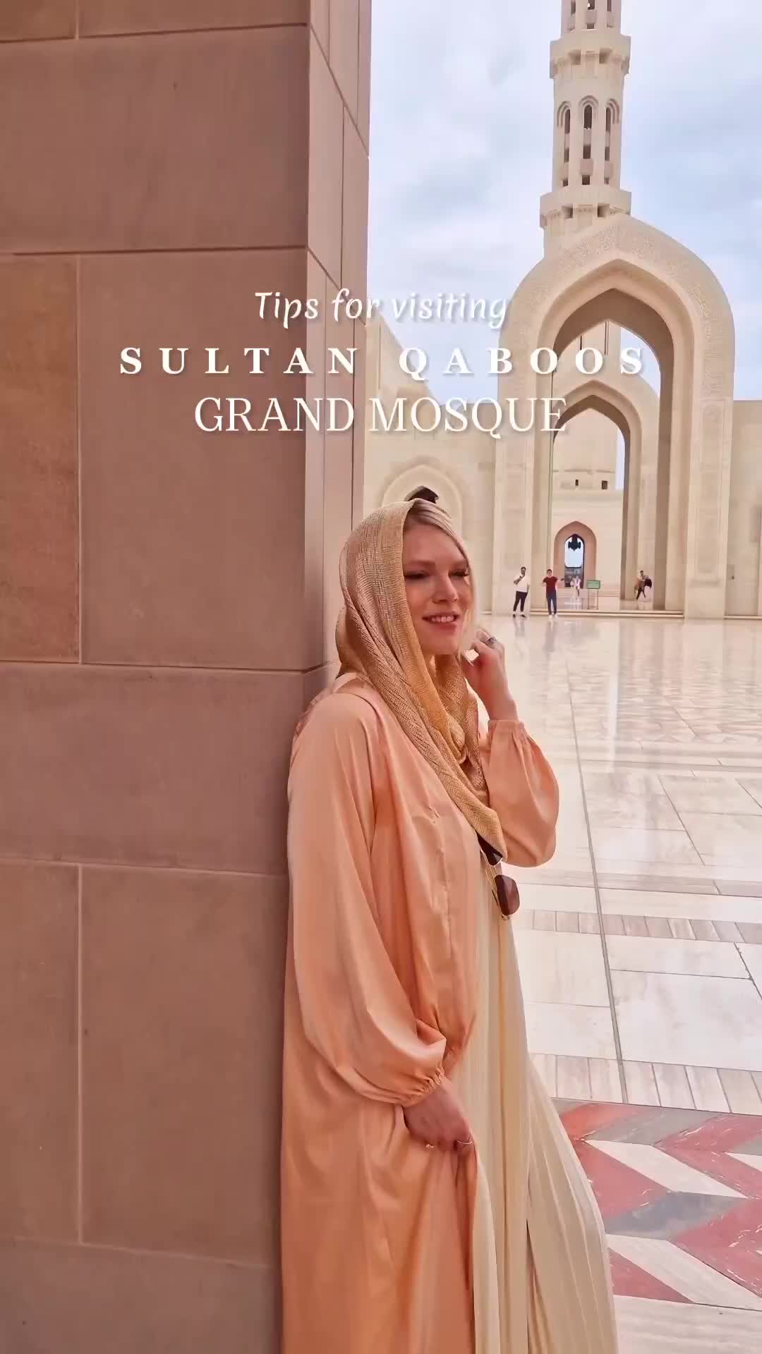 Explore Sultan Qaboos Grand Mosque in Muscat 🕌