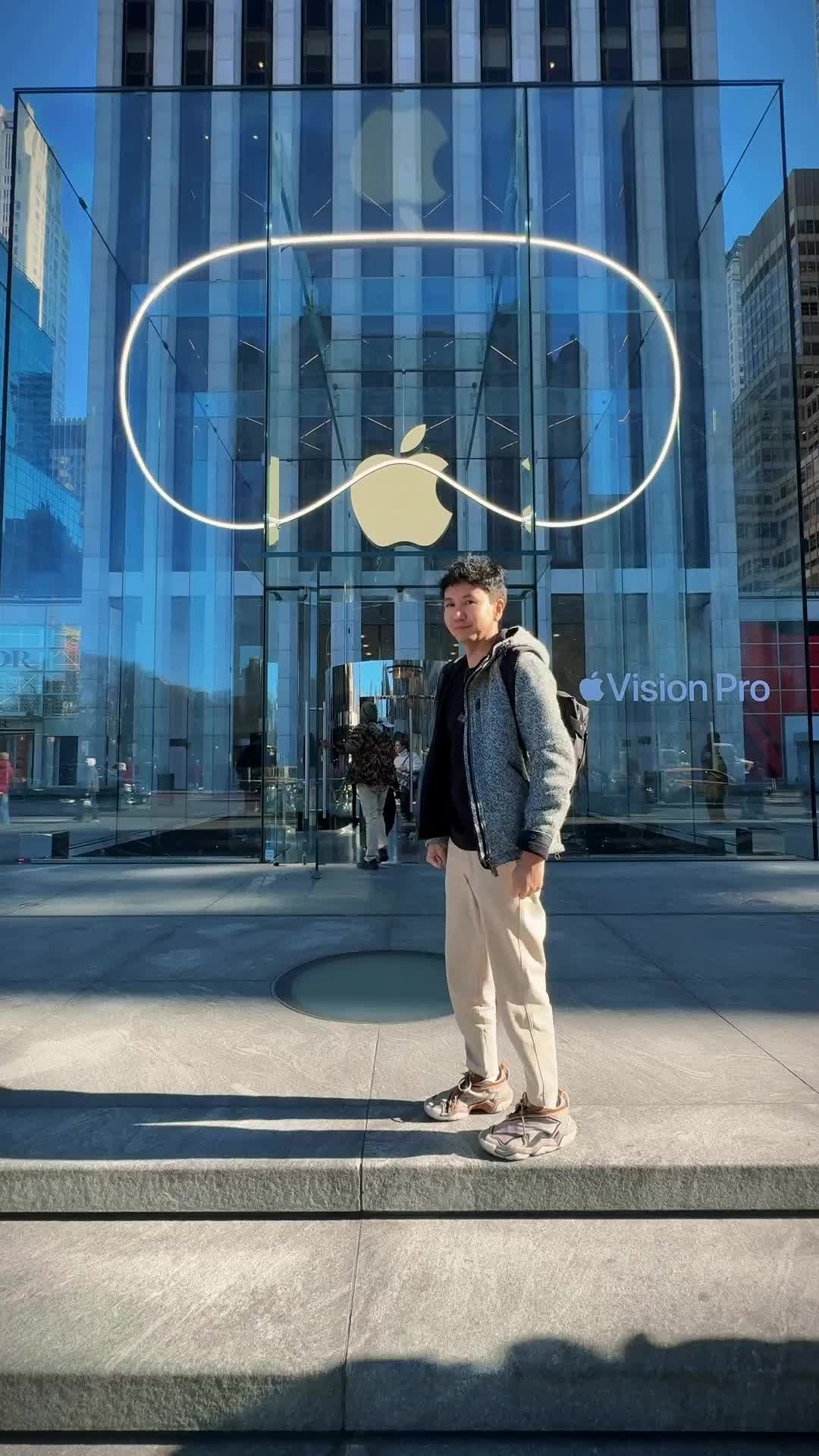 Modern Interior Design at Apple Store 5th Ave, NYC