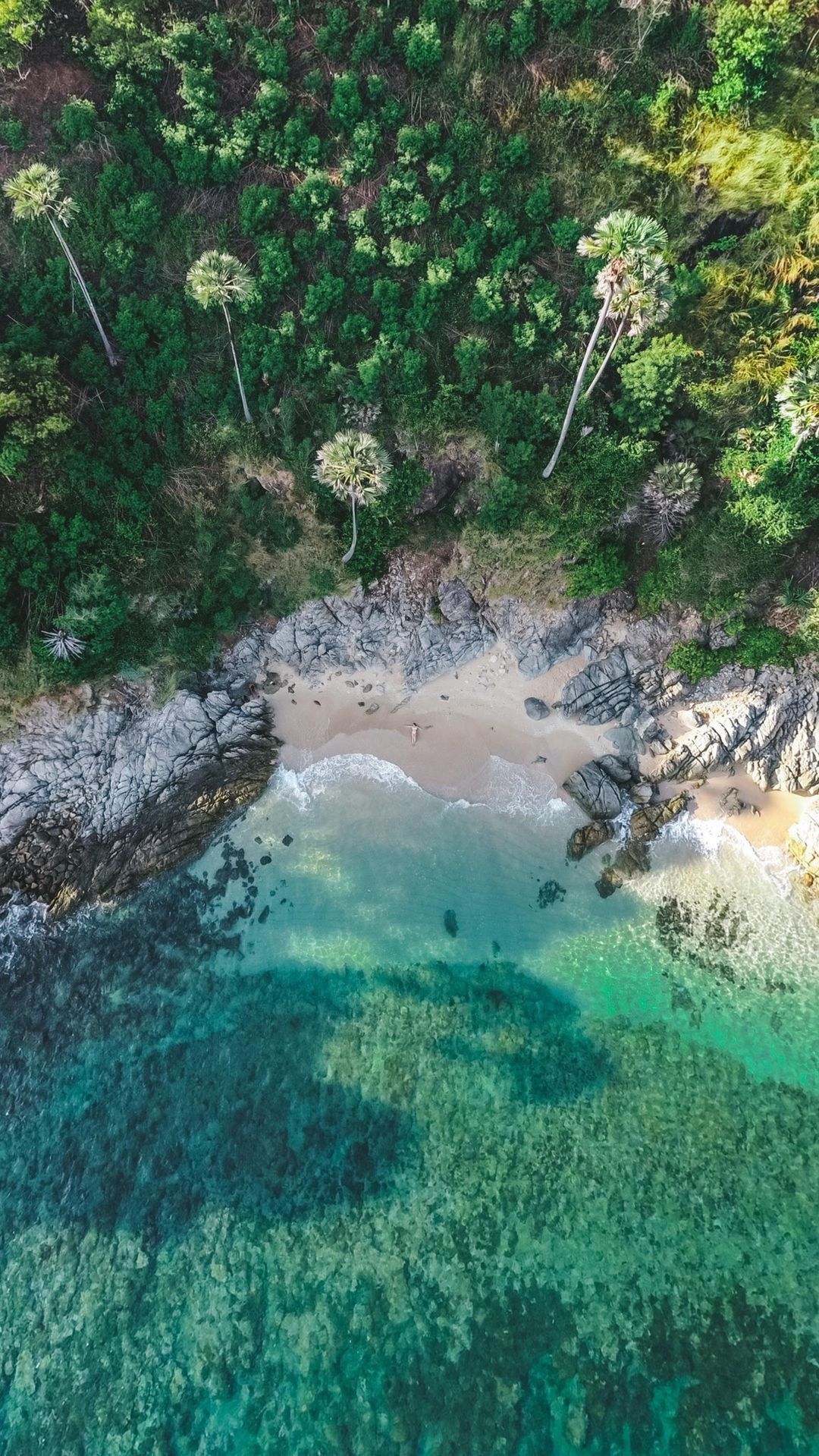 Pretty hidden beach down the Prompthep cape in Phuket. 🏝☀️
.
.
.
.
.
.
.
.
.
.
.
.
.
.
.
#thailandinstagram #lovethailand #thailanddestiny #lostinthailand #paradisebeach #thailandonly  #thailand_allshots 
#thailandismagic #igthailand #travelthailand #thailand🇹🇭 #beautifulthailand #lostinthailand #thailandtravel #amazingthailand #adayinthailand #tropical #tropicalisland #thailandonly #beachlover #beachvibes #thaibeach #beachplease  #phuketthailand #paradiseisland #phuketisland #phuketbeach #phuketsandbox #phukettrip #ภูเก็ต