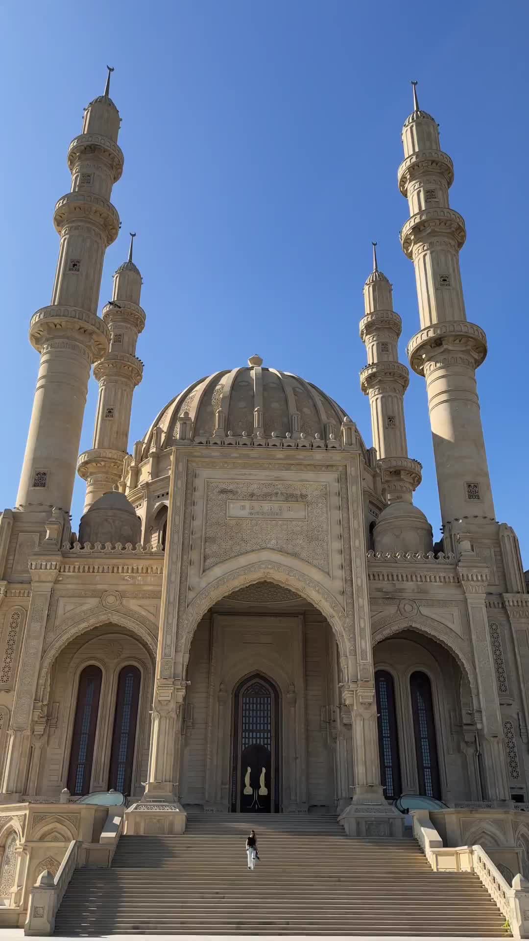 Oh, the places I’ve been
📍Heydar Mosque, Baku,Azerbaijan 
________________________________________________#thaleinioontour #baku #azerbaijan #heydarmosque #hellofrom